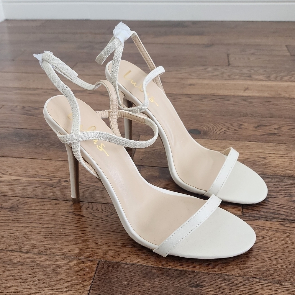 NEW Lulus Adelle Stone Ankle Strap Heels size 9